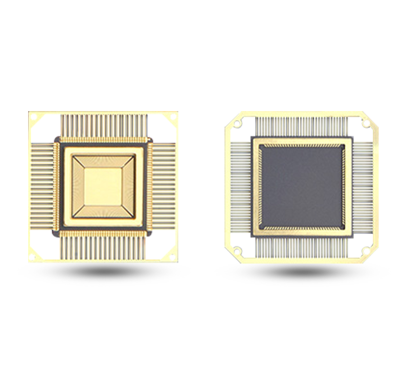 セラミックQFPパッケージ（CQFP）